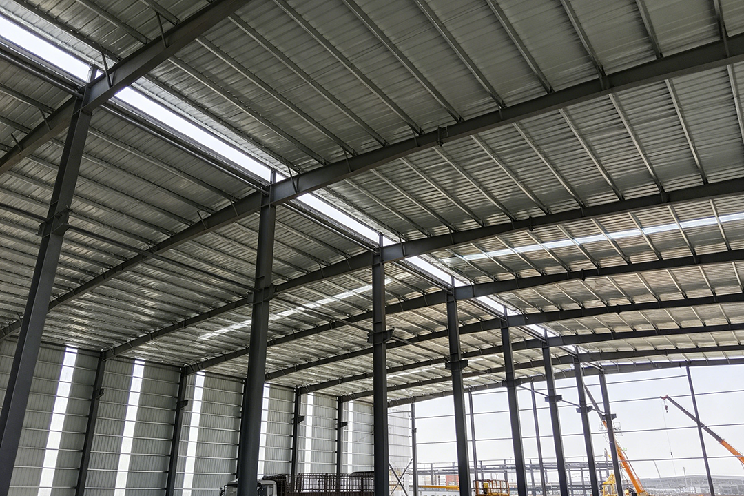 门式刚架钢结构：轻型高效凸显优势，激活工业建筑新活力